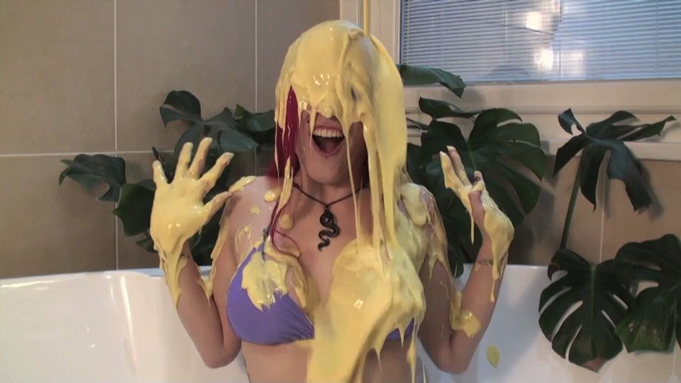 custard-corner-scarlet_main.jpg
